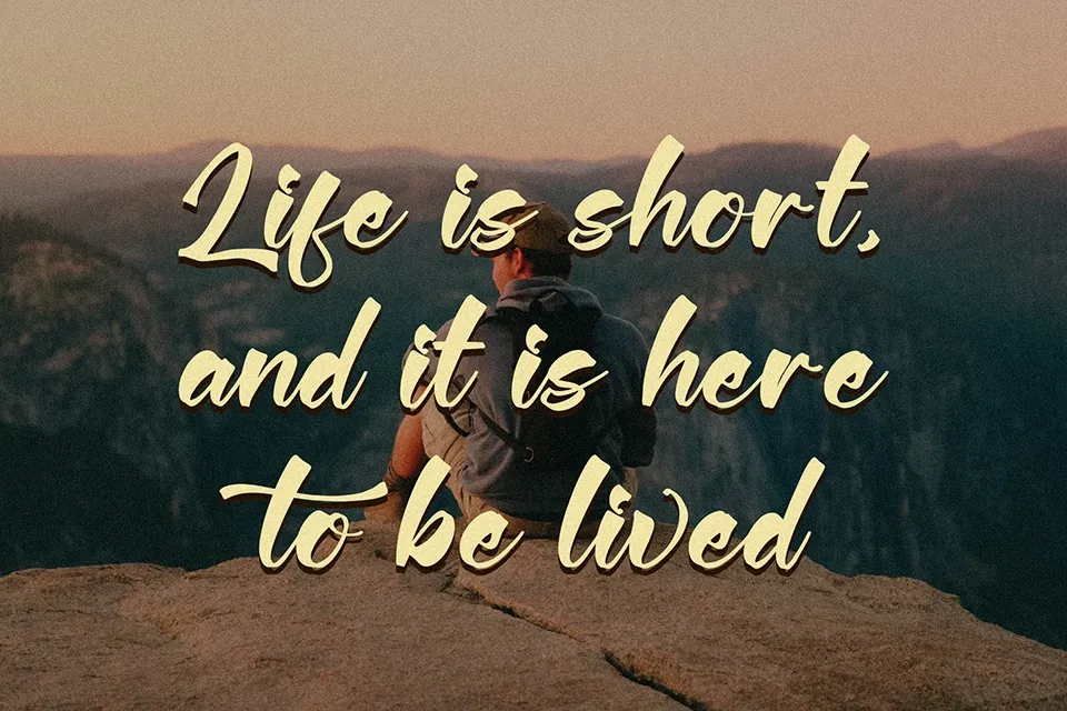 Magnite Lavingo Font