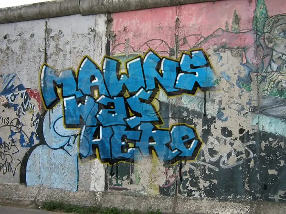 Mawns Graffiti Font