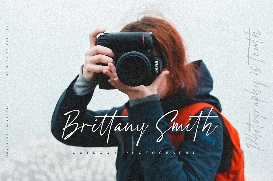 Scarlett Busiat Font